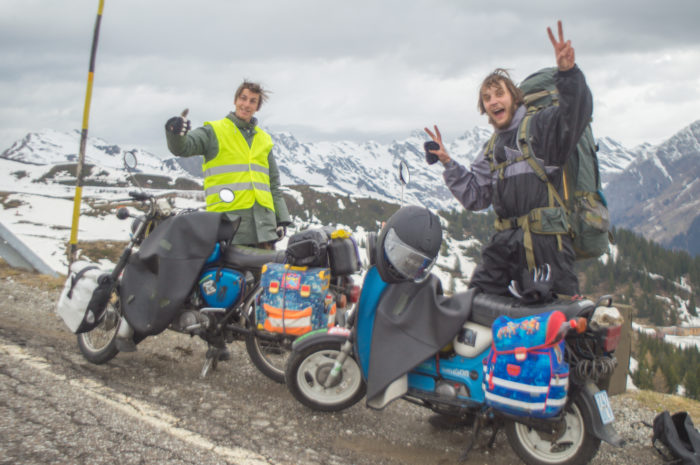 Bilder zum Film "2STONED - A TRIP TO THE SKY"