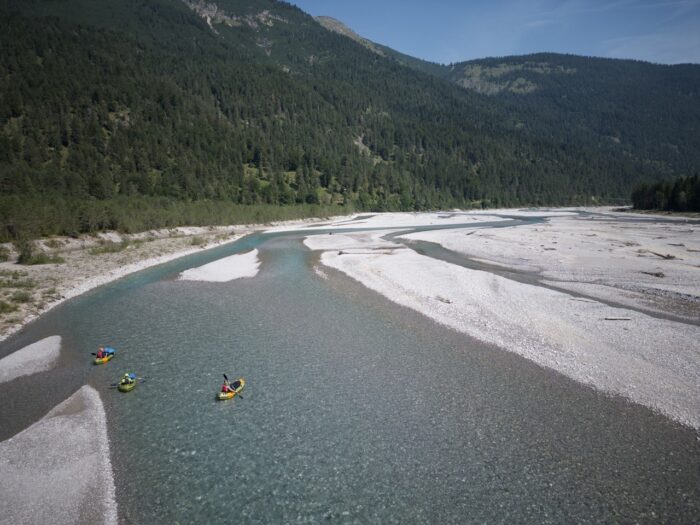 Foto zum Film "Packrafting the Alps: Mit dem Boot ÜBER die Alpen"